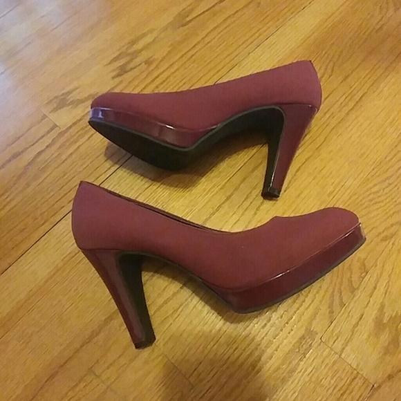 Heels - Picture 3 of 4